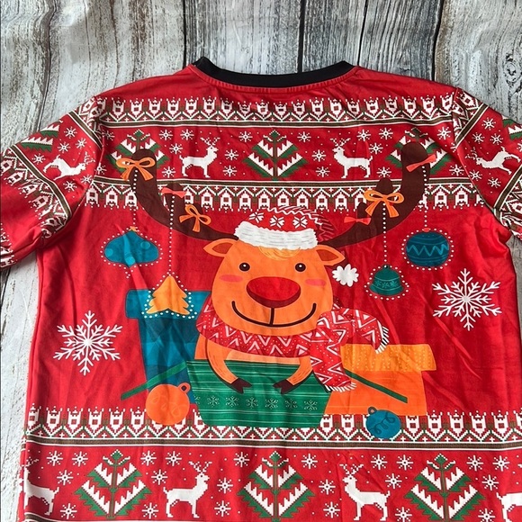 Men’s Festive Red Reindeer Sweater Sz Large - Picture 5 of 6